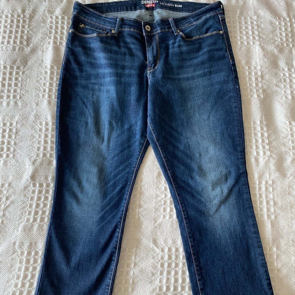 Denizen by LEVI'S Modern Slim Jeans Mid-Rise Cropped Pristine Condition Size 31